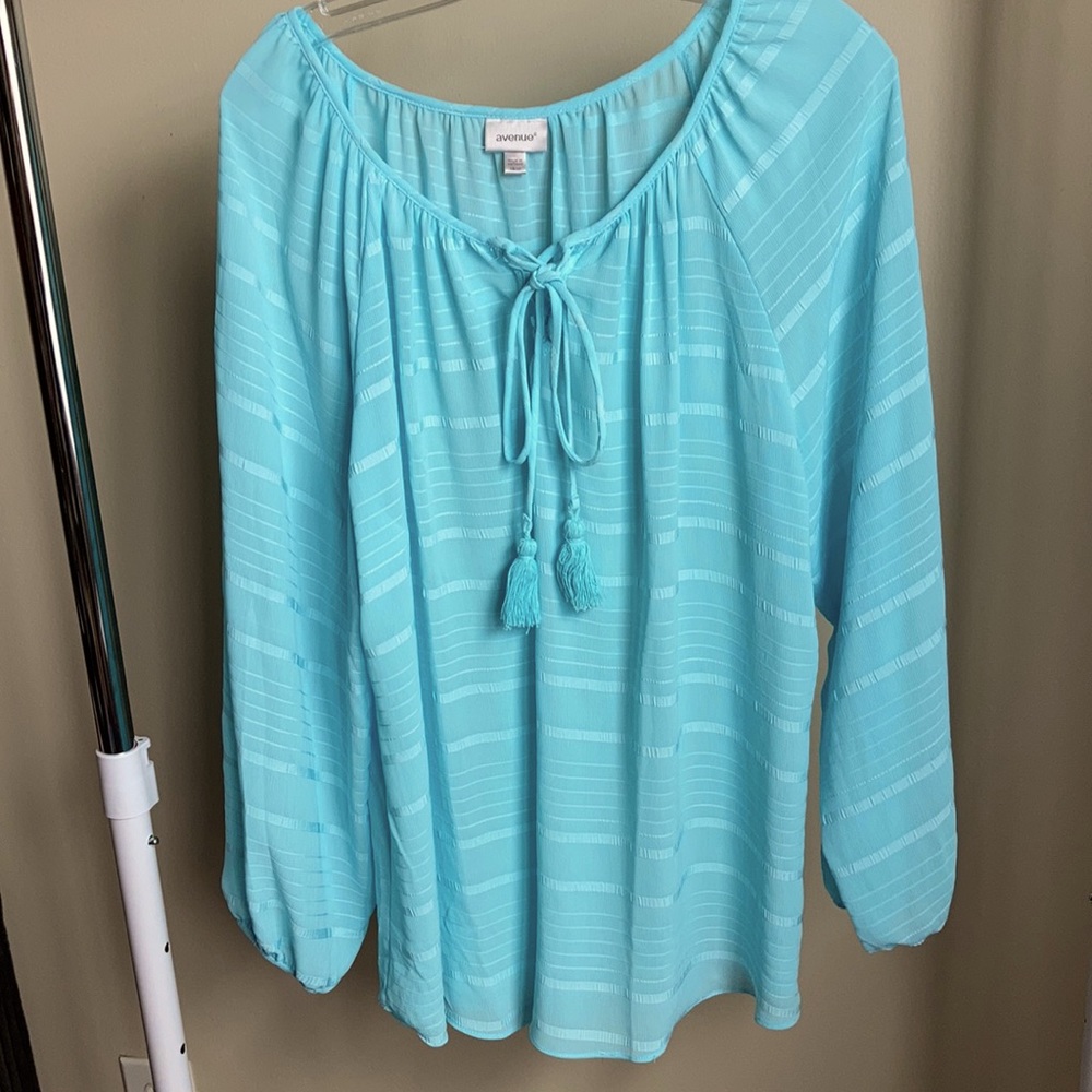 Avenue blouse size 2X aqua color